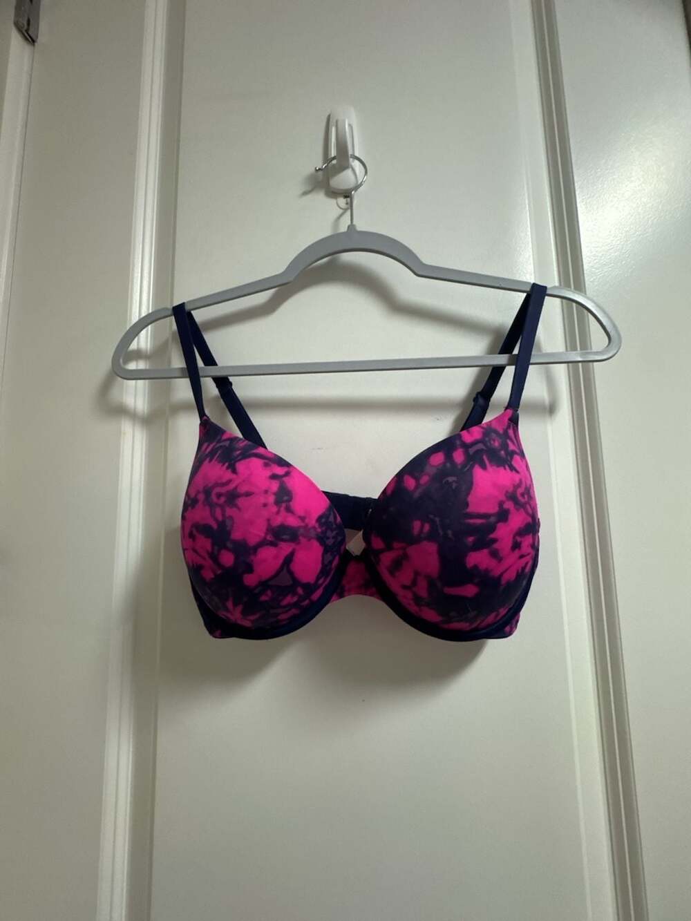 Victoria's Secret Pink Wear Everywhere Push Up Bra 34D Tie Dye